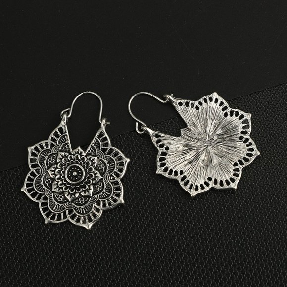 3 for $15 ✨ Silver Boho Mandala Flower Earrings NEW! - Picture 2 of 6
